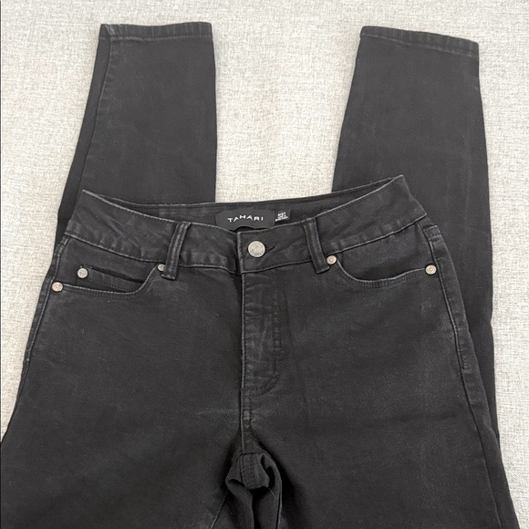 Tahari Women's Black Skinny Jeans - Picture 7 of 7